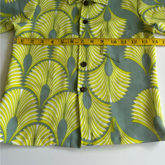 Manuhealii Boys XS Button Down Aloha Shirt Yellow White Gray - Picture 4 of 4
